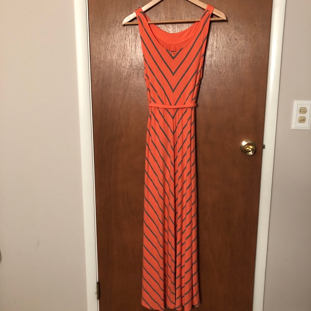 Super comfy and cute Liz Lange maternity dress